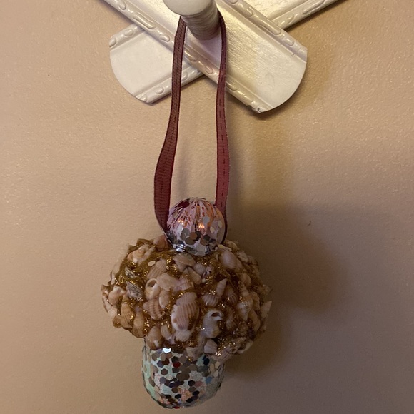 Holiday Sea Shell Ornament - Picture 6 of 6